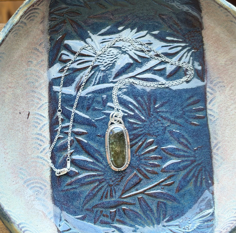 Load image into Gallery viewer, Labradorite Necklace
