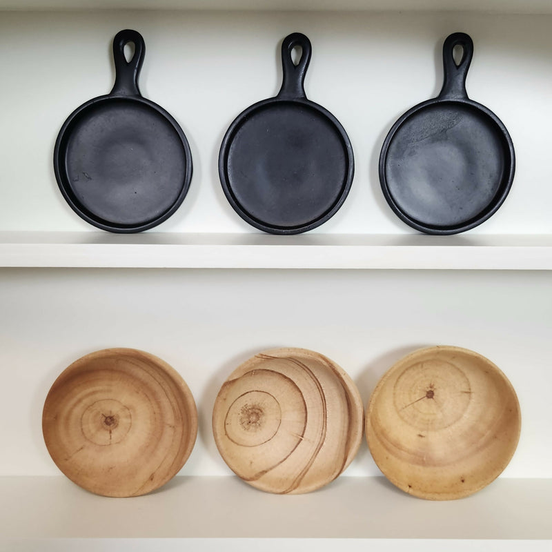 Load image into Gallery viewer, 18" Doll Oleson's Mercantile Store Stock 3 Bowls and 3 Fry Pans Fit American Girl
