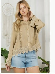 Load image into Gallery viewer, Artisan Boho Lace Trim Button-Front Blouse
